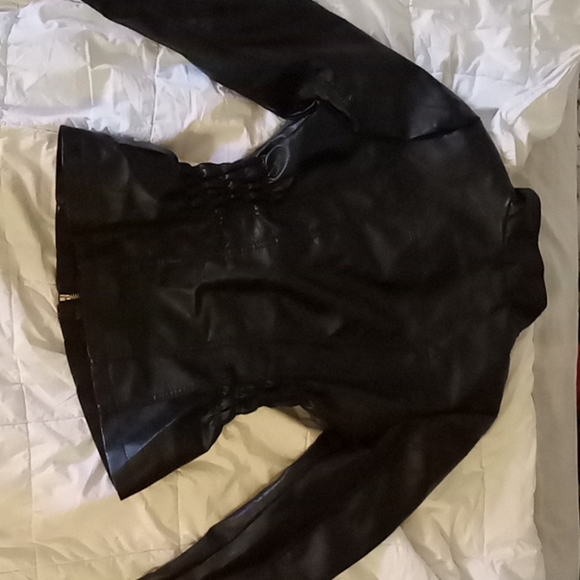 Leather jacket (female) - Picture 2 of 3